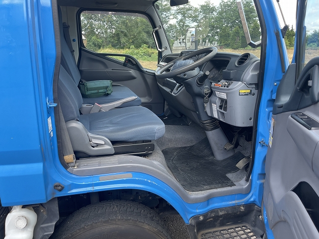 三菱ふそうキャンタークレーン3段小型（2t・3t）[写真29]