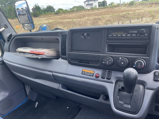 三菱ふそうキャンタークレーン3段小型（2t・3t）[写真32]