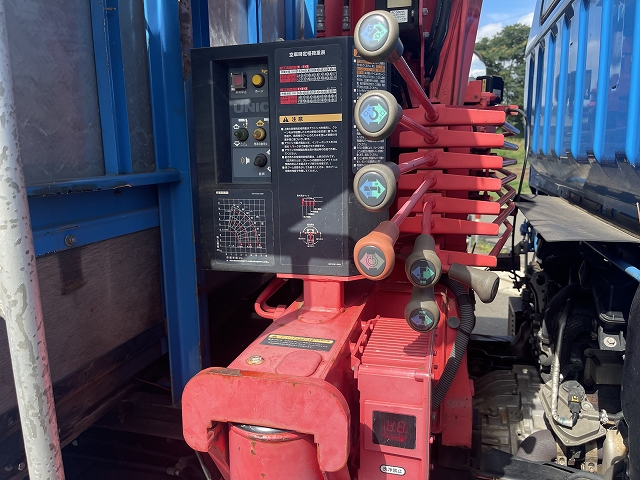 三菱ふそうキャンタークレーン3段小型（2t・3t）[写真06]