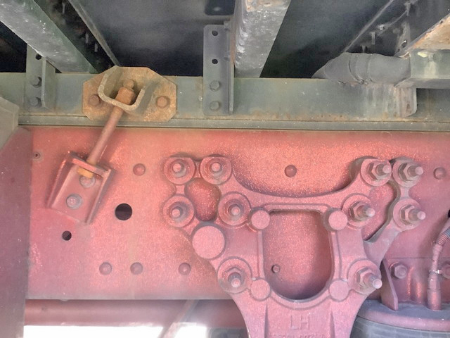 UDトラックスクオン冷蔵冷凍ウイング大型（10t）[写真19]