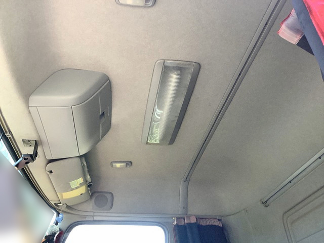 UDトラックスクオン冷蔵冷凍ウイング大型（10t）[写真30]