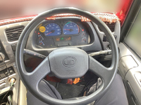 UDトラックスクオン冷蔵冷凍ウイング大型（10t）[写真35]