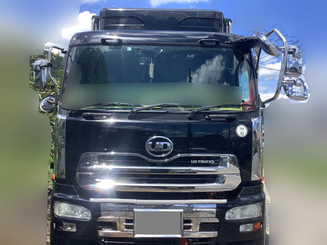 UDトラックスクオン冷蔵冷凍ウイング大型（10t）[写真05]