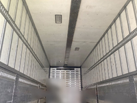 UDトラックスクオン冷蔵冷凍ウイング大型（10t）[写真06]