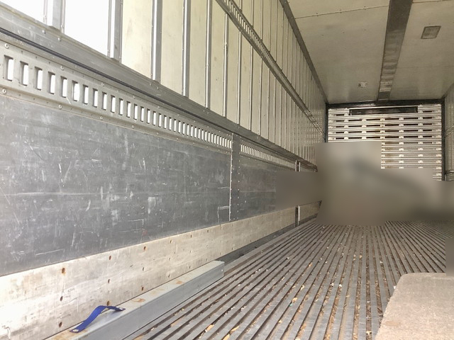 UDトラックスクオン冷蔵冷凍ウイング大型（10t）[写真07]