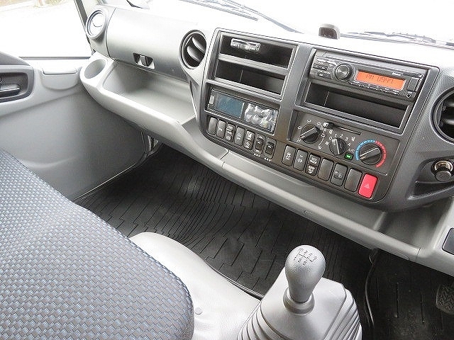 日野デュトロ冷凍車（冷蔵車）小型（2t・3t）[写真12]