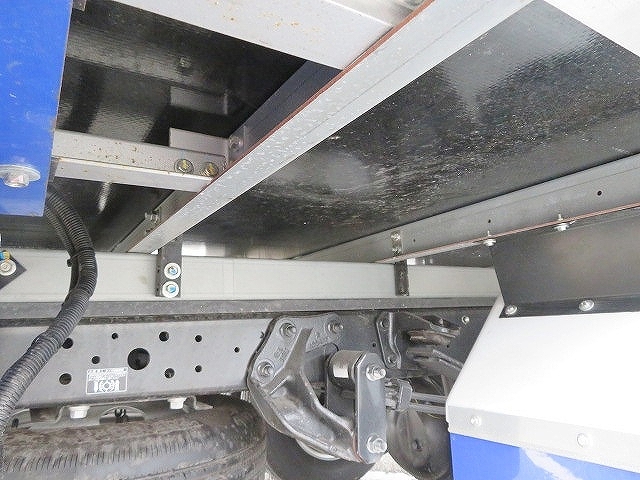 日野デュトロ冷凍車（冷蔵車）小型（2t・3t）[写真35]