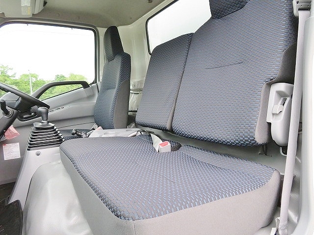 日野デュトロ冷凍車（冷蔵車）小型（2t・3t）[写真09]