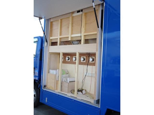 いすゞエルフ移動販売車小型（2t・3t）[写真10]