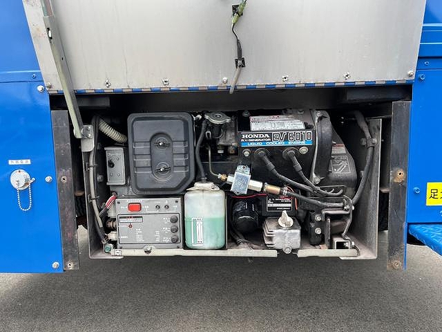 いすゞエルフ移動販売車小型（2t・3t）[写真21]