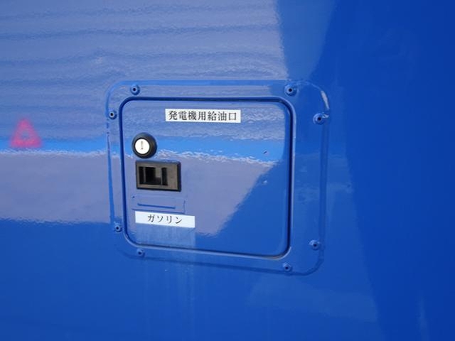 いすゞエルフ移動販売車小型（2t・3t）[写真23]