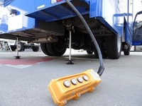 いすゞエルフ移動販売車小型（2t・3t）[写真09]