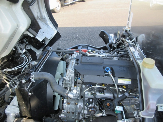 三菱ふそうキャンターアルミバン小型（2t・3t）[写真08]