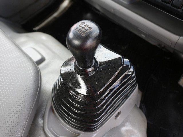 日野デュトロ平ボディ小型（2t・3t）[写真21]