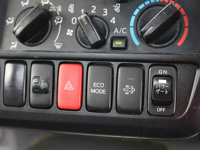 日野デュトロ平ボディ小型（2t・3t）[写真24]