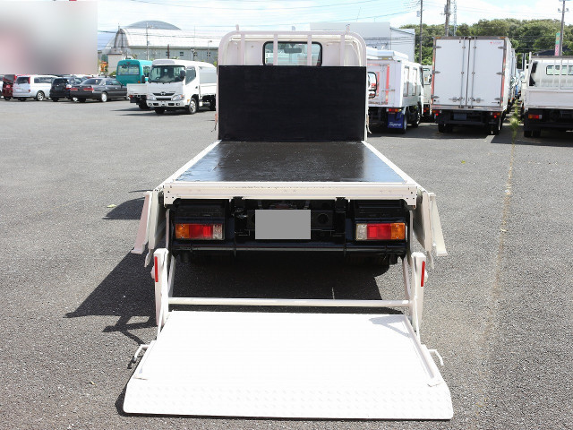 日野デュトロ平ボディ小型（2t・3t）[写真08]