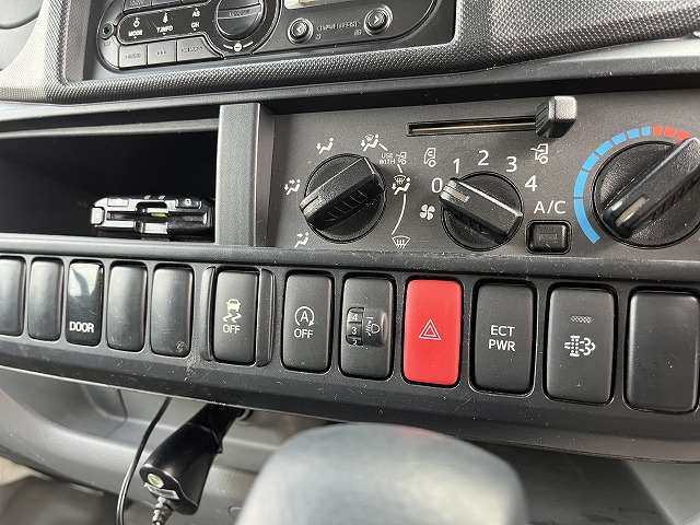 トヨタダイナアルミバン小型（2t・3t）[写真28]