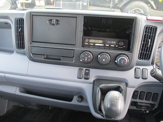 三菱ふそうキャンタークレーン付小型（2t・3t）[写真05]