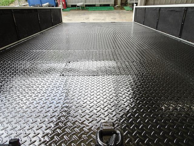 三菱ふそうキャンター回送車小型（2t・3t）[写真09]