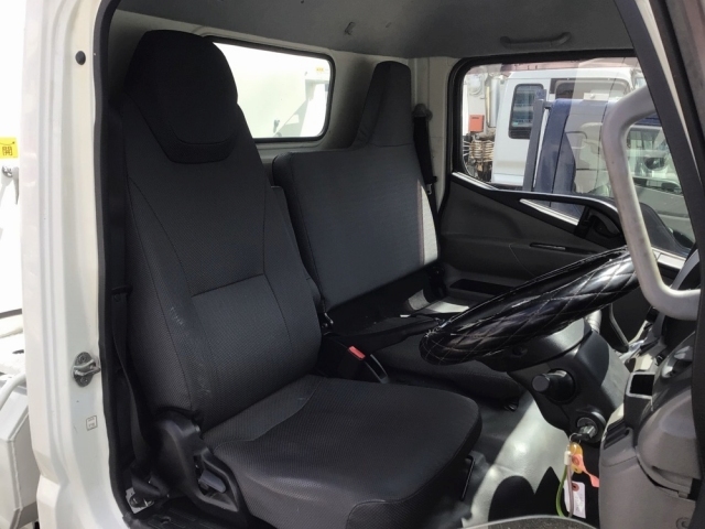 三菱ふそうキャンターパッカー車（塵芥車）小型（2t・3t）[写真29]