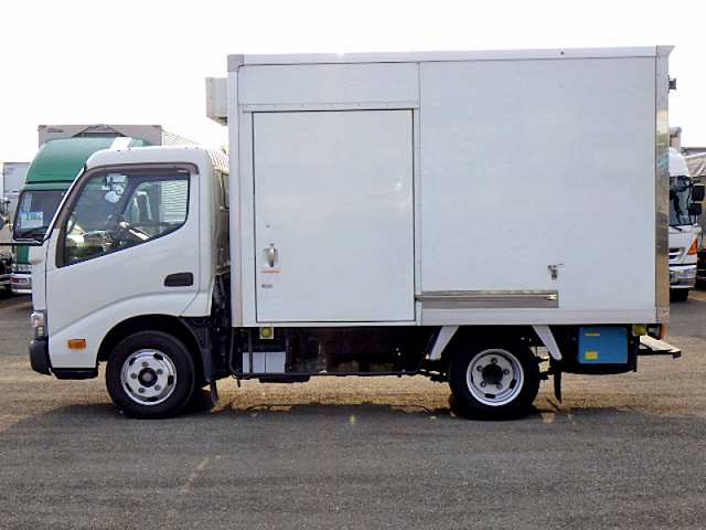 トヨタダイナ冷凍車（冷蔵車）小型（2t・3t）[写真03]