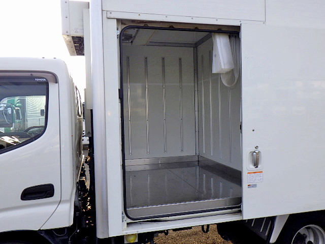 トヨタダイナ冷凍車（冷蔵車）小型（2t・3t）[写真07]