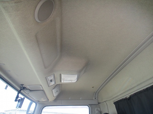 三菱ふそうスーパーグレートアルミウイング大型（10t）[写真12]