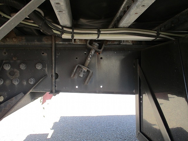 三菱ふそうスーパーグレートアルミウイング大型（10t）[写真13]