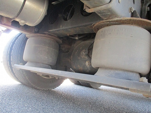 三菱ふそうスーパーグレートアルミウイング大型（10t）[写真15]