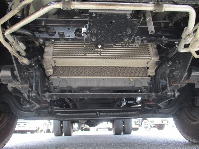 三菱ふそうキャンタークレーン4段小型（2t・3t）[写真11]