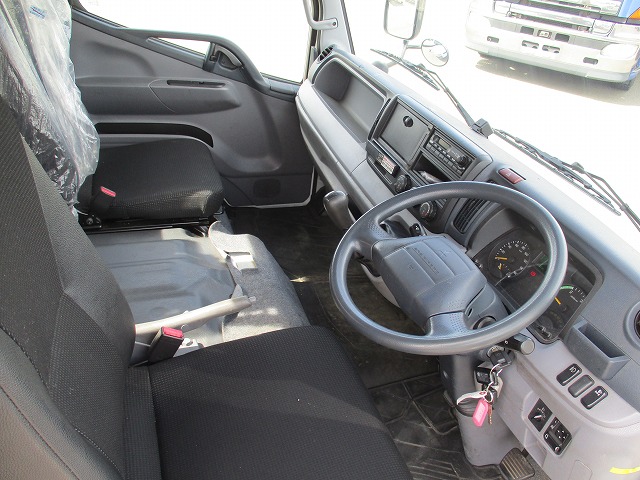 三菱ふそうキャンタークレーン4段小型（2t・3t）[写真03]