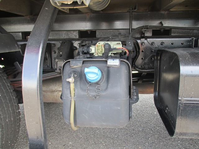 三菱ふそうキャンタークレーン4段小型（2t・3t）[写真09]