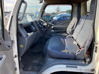 三菱ふそうキャンターアルミバン小型（2t・3t）[写真11]