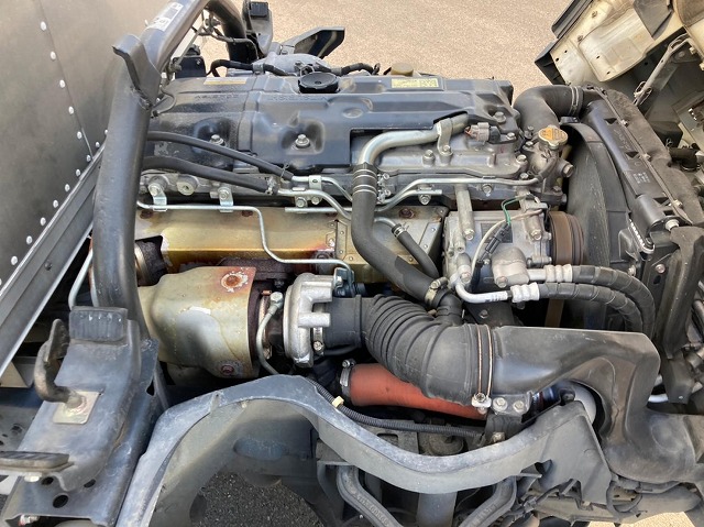 三菱ふそうキャンターアルミバン小型（2t・3t）[写真19]