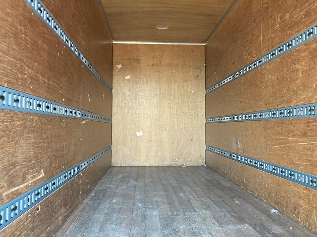 三菱ふそうキャンターアルミバン小型（2t・3t）[写真08]