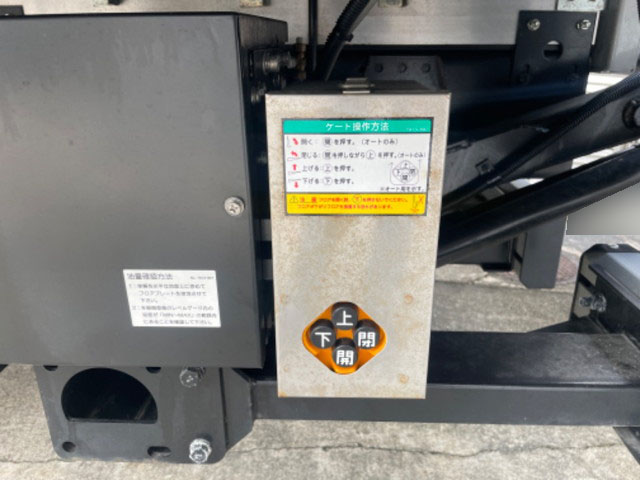 いすゞフォワードアルミウイング中型（4t）[写真14]