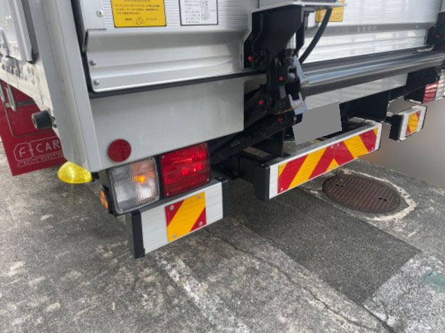 いすゞフォワードアルミウイング中型（4t）[写真06]