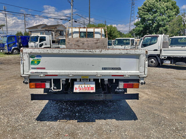 三菱ふそうキャンター平ボディ小型（2t・3t）[写真10]