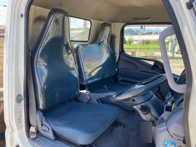 三菱ふそうキャンター平ボディ小型（2t・3t）[写真29]