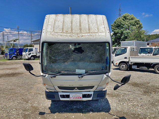 三菱ふそうキャンター平ボディ小型（2t・3t）[写真09]