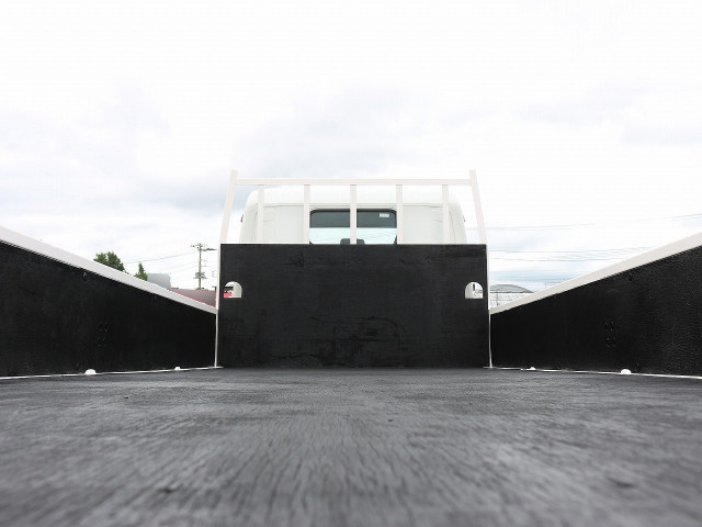 三菱ふそうキャンター平ボディ小型（2t・3t）[写真10]