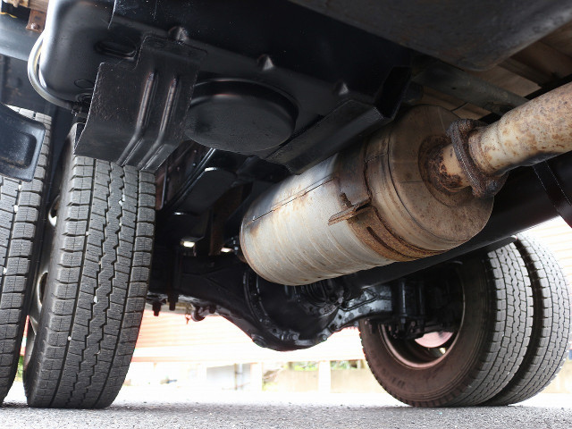 三菱ふそうキャンター平ボディ小型（2t・3t）[写真16]