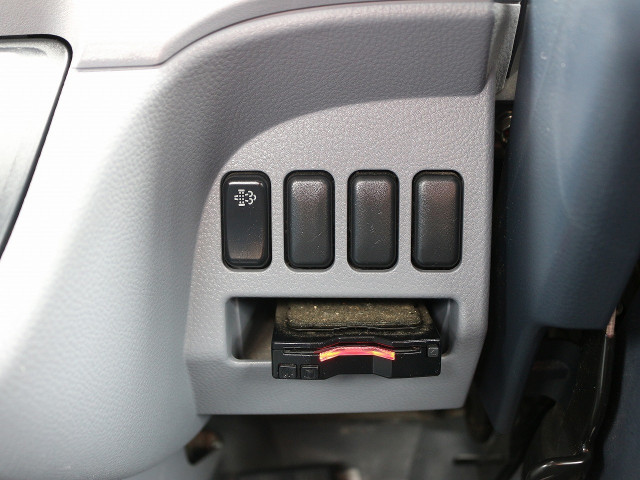 三菱ふそうキャンター平ボディ小型（2t・3t）[写真32]