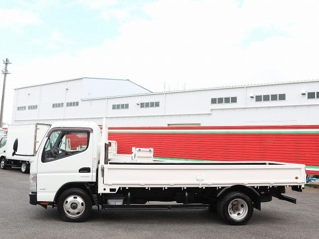 三菱ふそうキャンター平ボディ小型（2t・3t）[写真06]