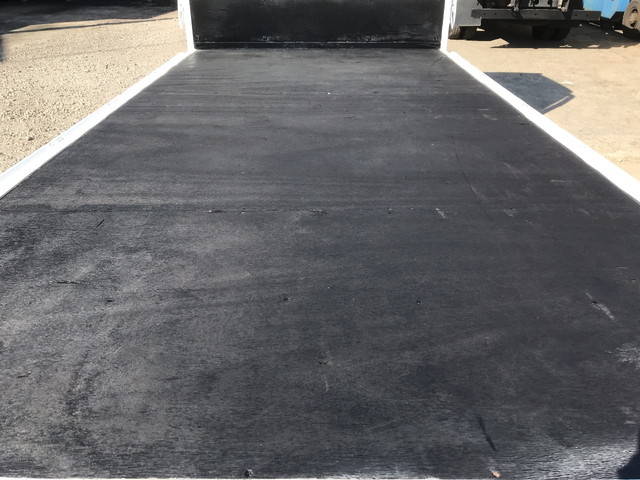 三菱ふそうキャンター平ボディ小型（2t・3t）[写真13]