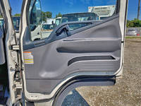 三菱ふそうキャンター平ボディ小型（2t・3t）[写真24]