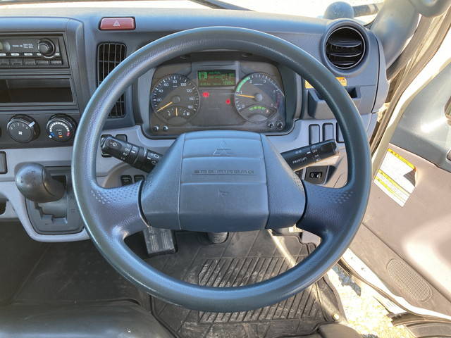 三菱ふそうキャンター平ボディ小型（2t・3t）[写真30]