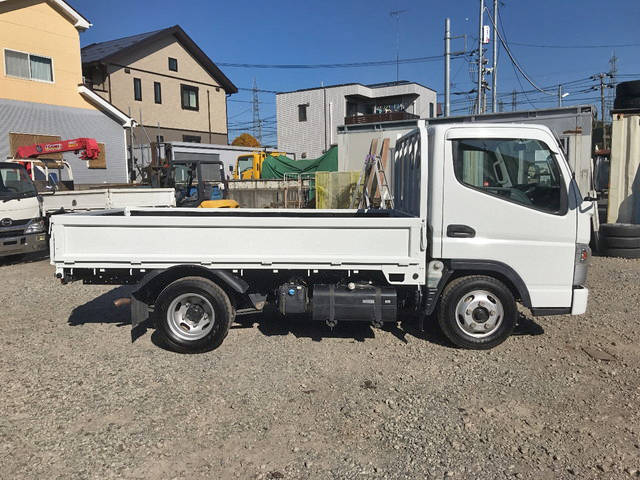 三菱ふそうキャンター平ボディ小型（2t・3t）[写真06]