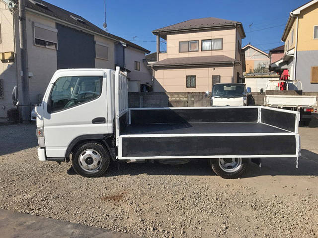 三菱ふそうキャンター平ボディ小型（2t・3t）[写真07]