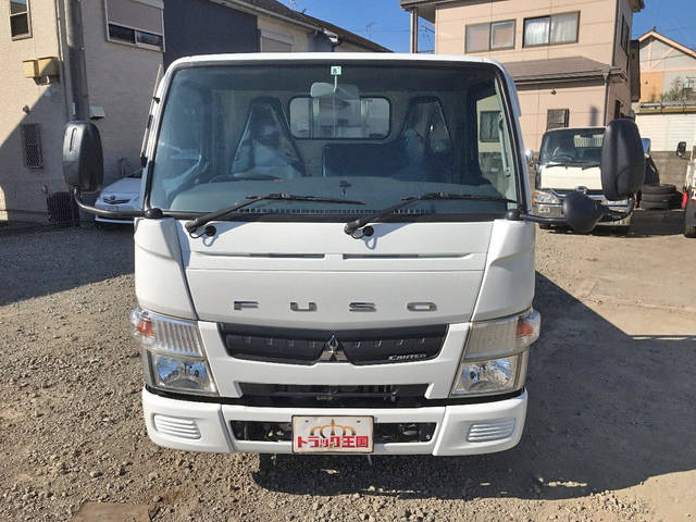 三菱ふそうキャンター平ボディ小型（2t・3t）[写真09]
